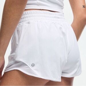 Lululemon Athletica Hotty Hot High-Rise Lined Short 2.5” White Size 4